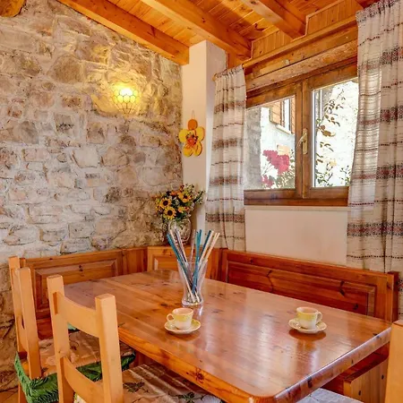 Rustico Pietre Antiche 3 *
