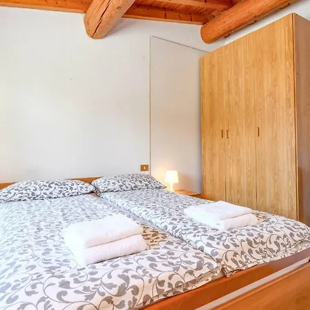 Διαμέρισμα Rustico Pietre Antiche 3 *